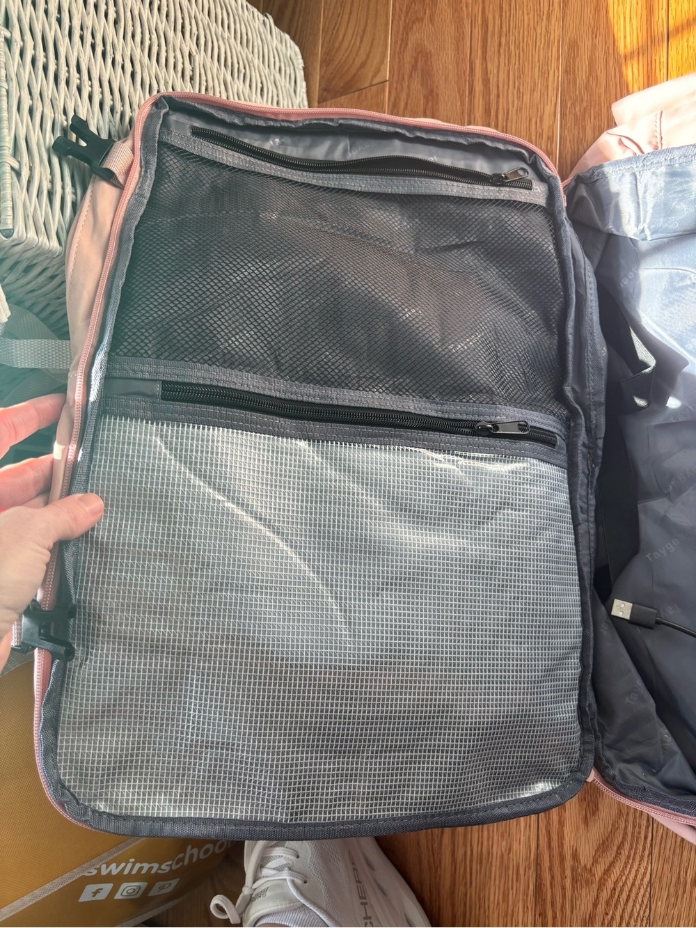 Taygeer Travel Backpack for Women, Carry On Backpack - Picture 3 of 4